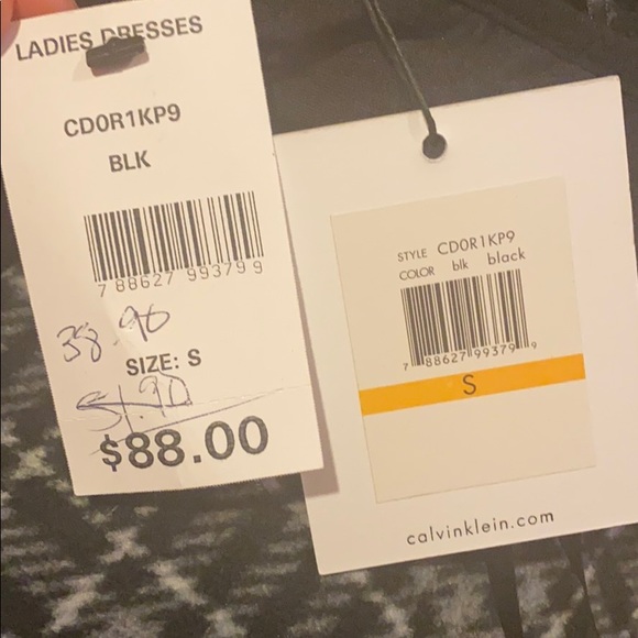 Too small - Picture 3 of 4